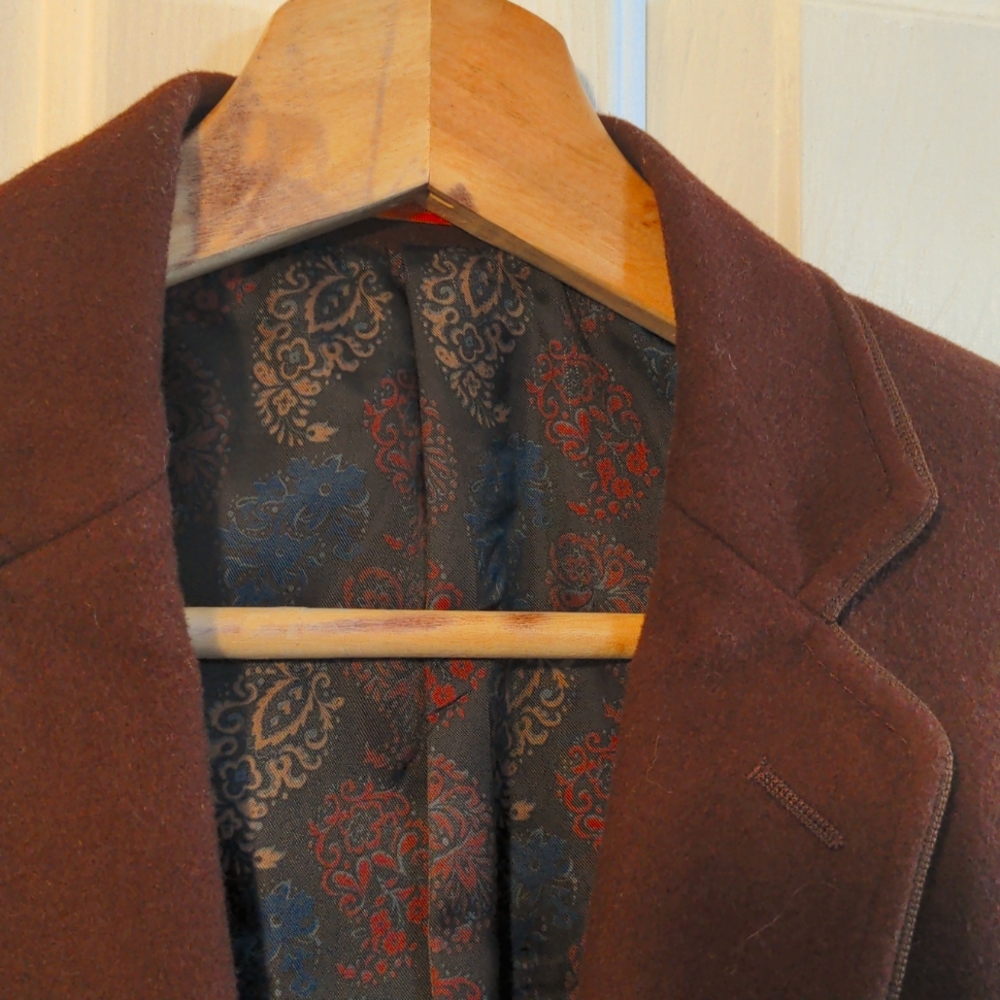 Vintage men's sport coat in glorious wool and nylon